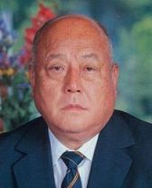 第3代市長、濱口光彦氏の肖像写真