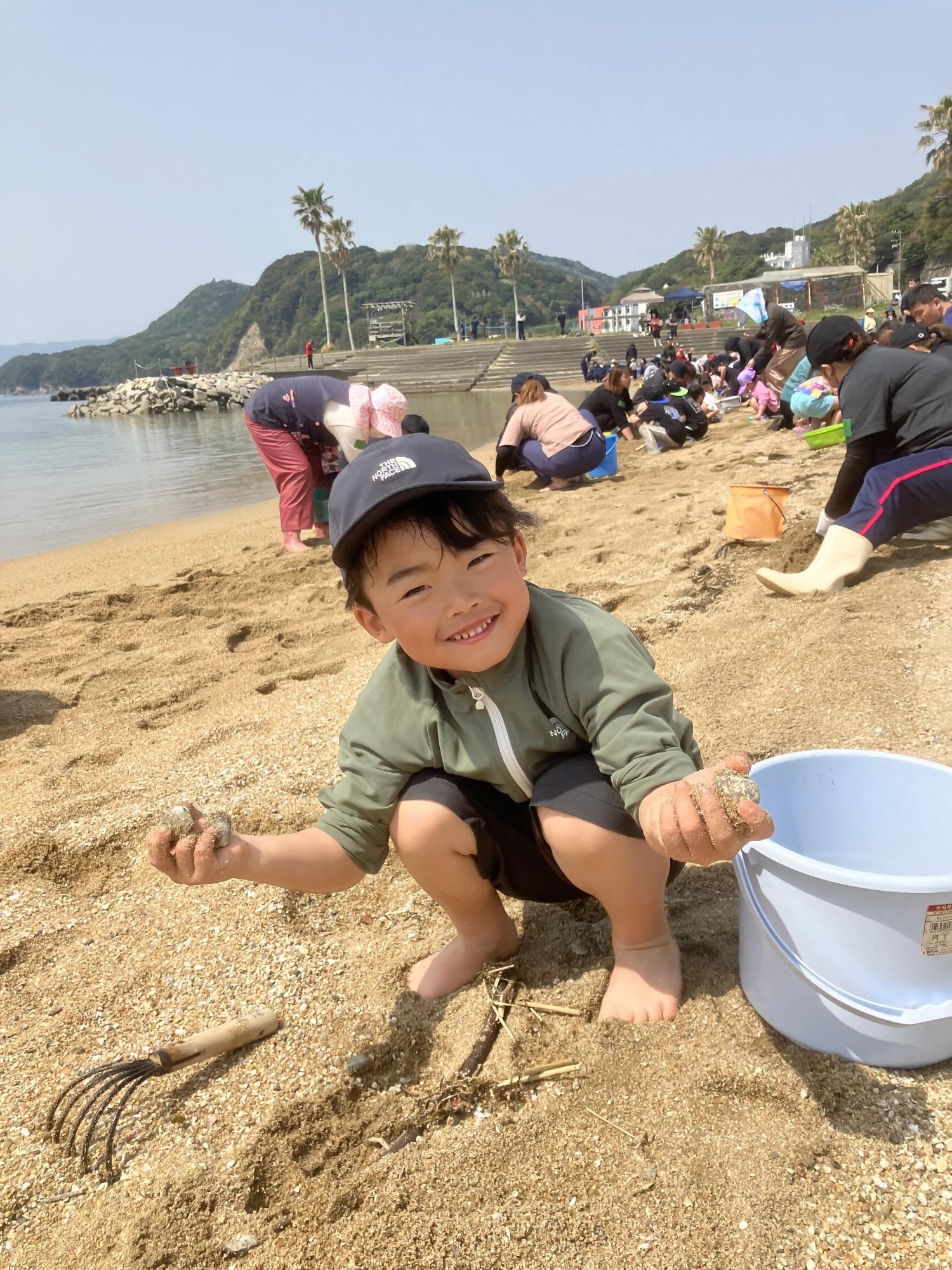 アサリめっちゃおる！