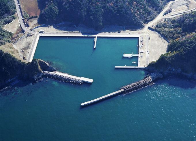 船越漁港の俯瞰写真