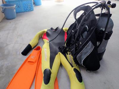 潜水用機材です。スキューバダイビングで海藻の調査などを行います。